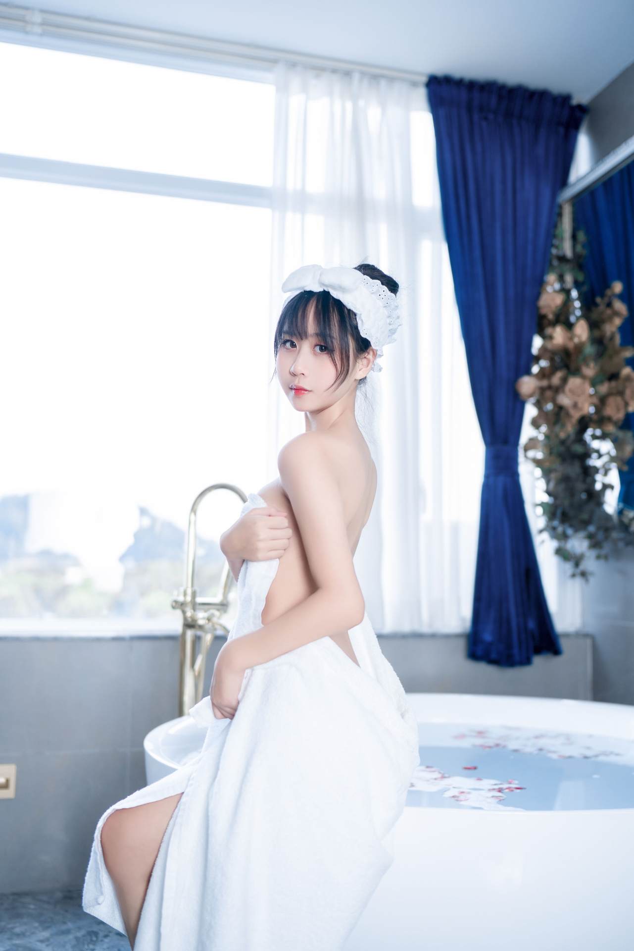 NO.011萌芽儿o0浴巾27P-可宝主